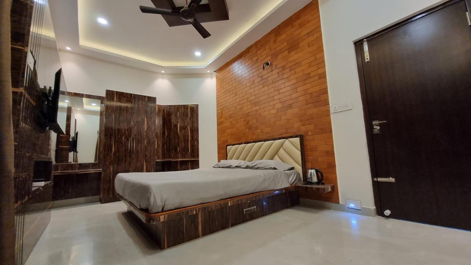 ירקאוד Melody Inn Luxury Home Stay חדר תמונה